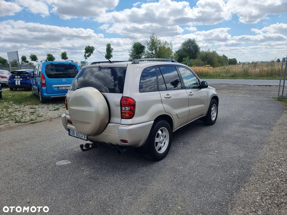 Toyota RAV4 D-4D 4x4 Sol - 13