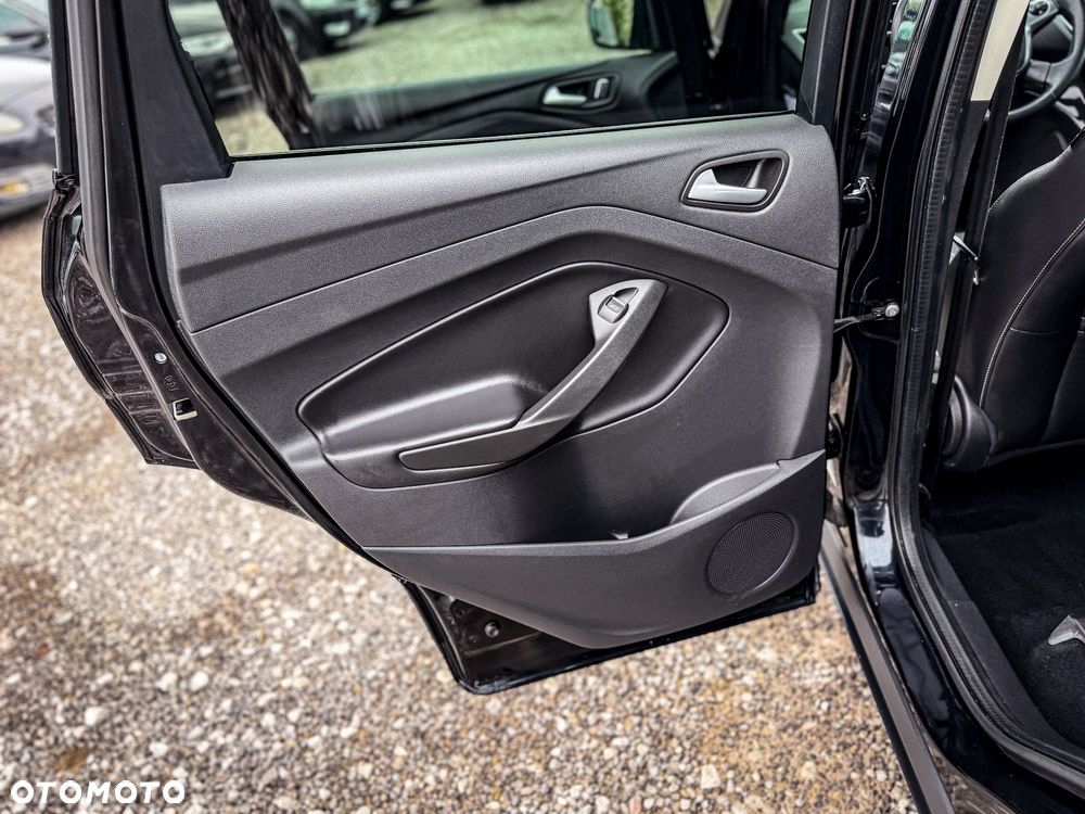 Ford Kuga 2.0 TDCi 2x4 Trend - 26