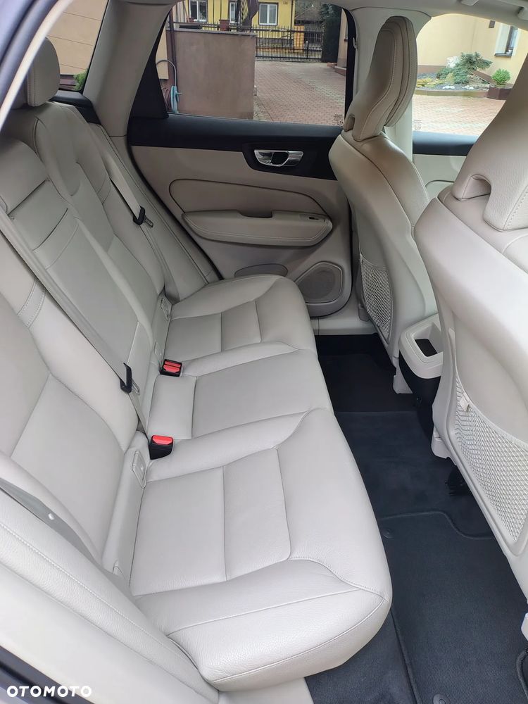 Volvo XC 60 B4 D AWD Ultimate Bright - 14