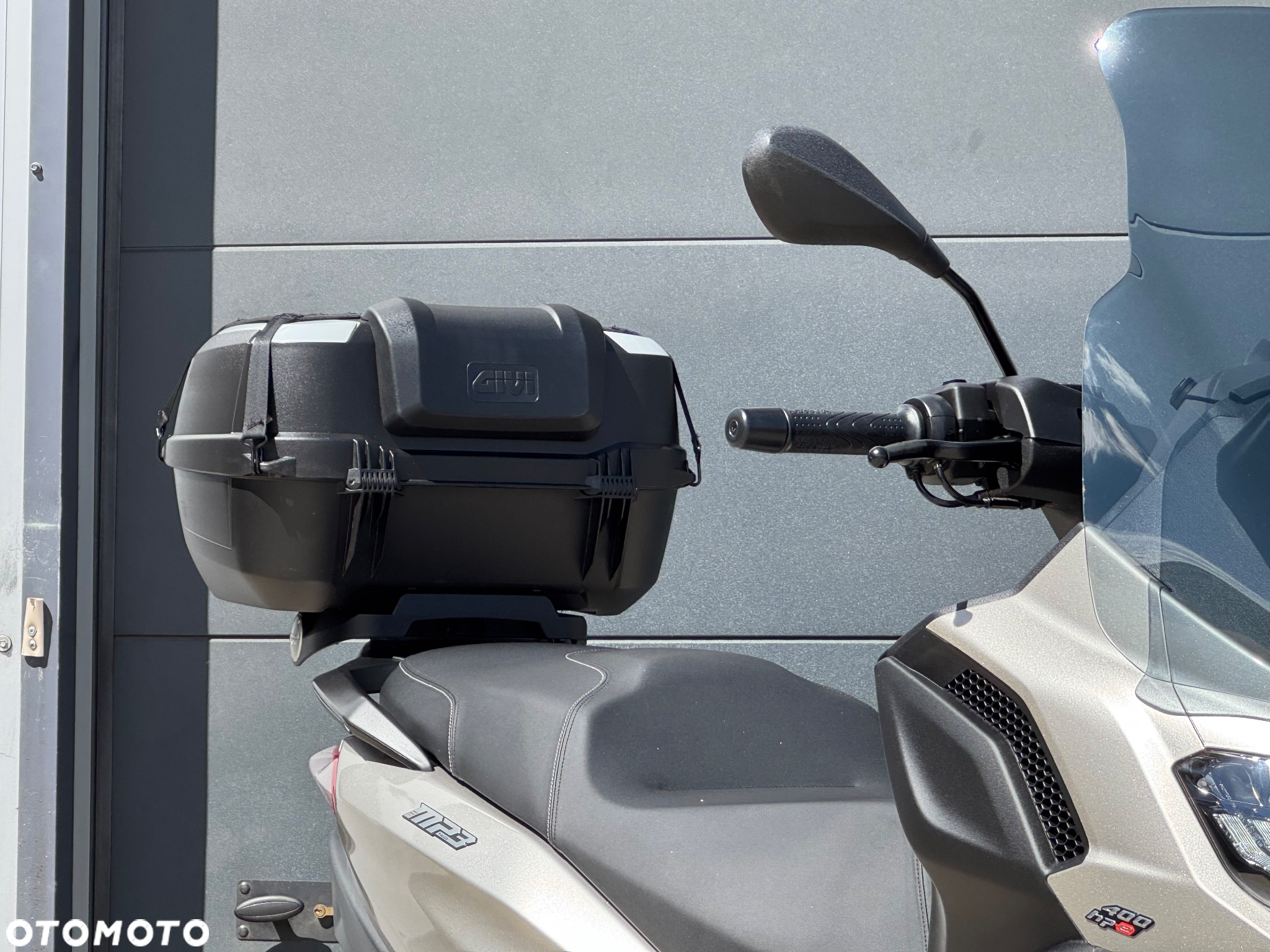 Piaggio MP-3 - 7