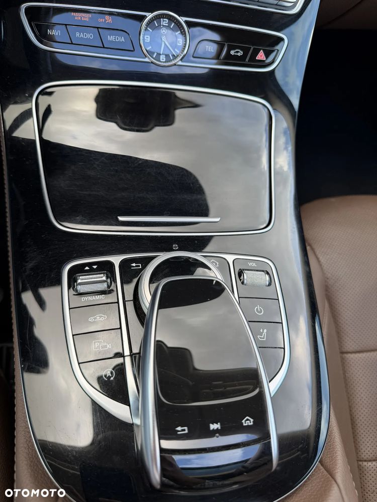 Mercedes-Benz Klasa E - 26