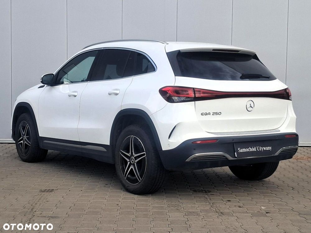 Mercedes-Benz EQA - 7