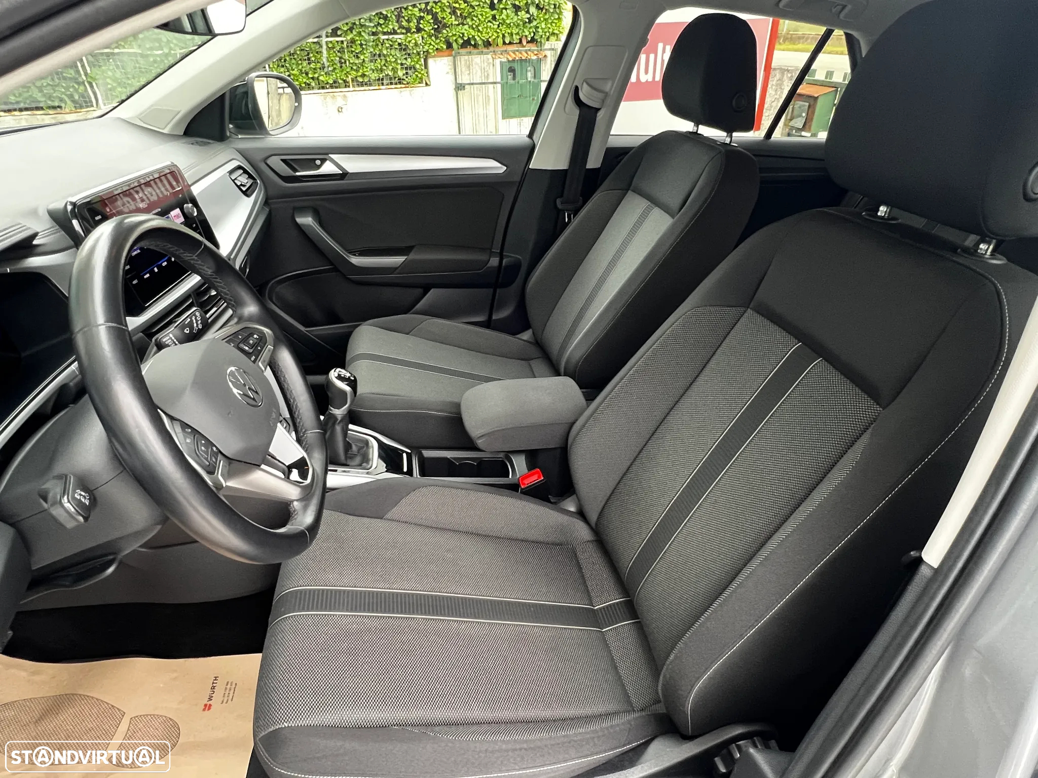 VW T-Roc 1.0 TSI Urban - 12
