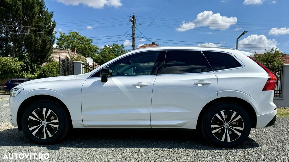 Volvo XC 60 B4 MHEV AWD Momentum Pro - 7