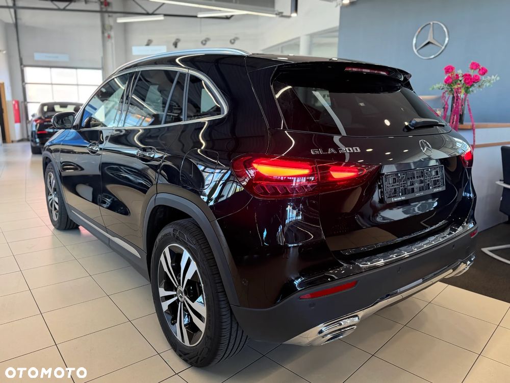 Mercedes-Benz GLA 200 Progressive - 11