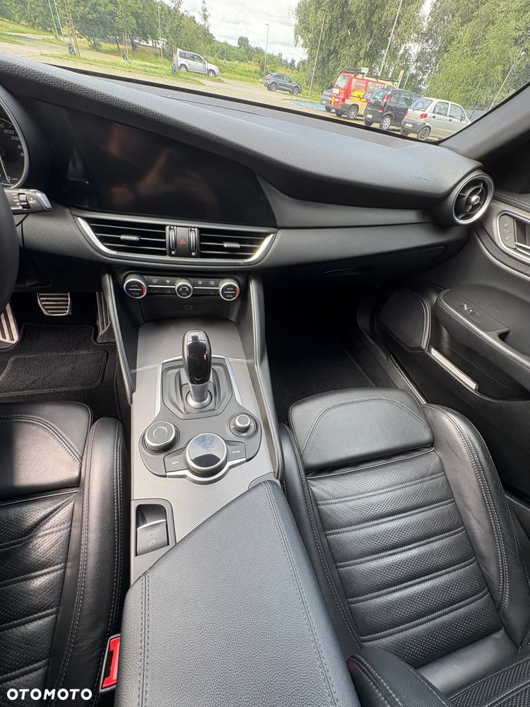 Alfa Romeo Giulia 2.2 AT8 Super - 18