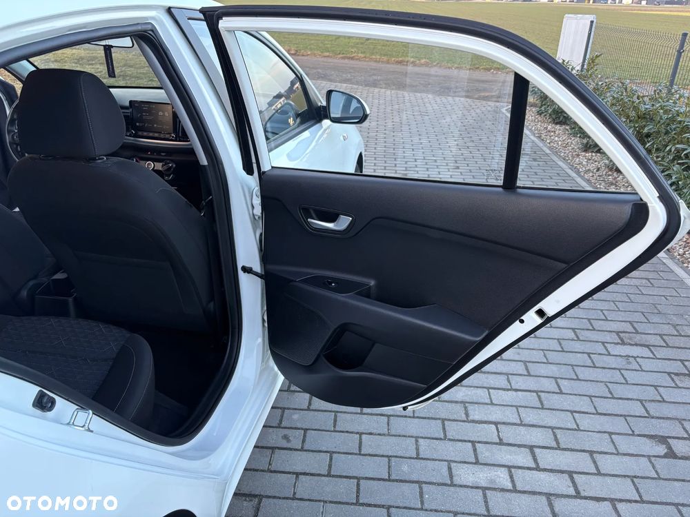 Kia Rio - 18