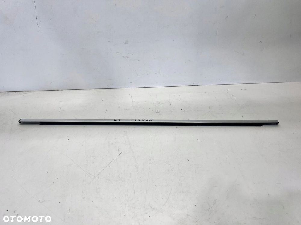 LISTWA ZGARNIAJĄCA SZYBĘ DRZWI LEWY TYŁ VW TIGUAN 5N0839475 CHROM - 2