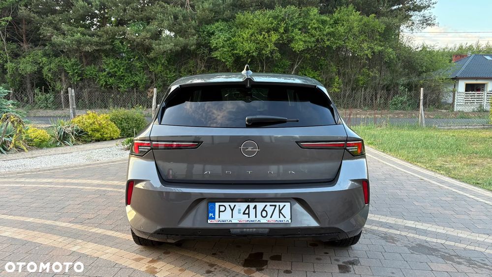 Opel Astra 1.2 T Elegance S&S - 10