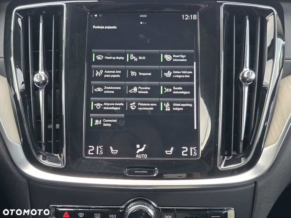 Volvo V60 Cross Country - 29