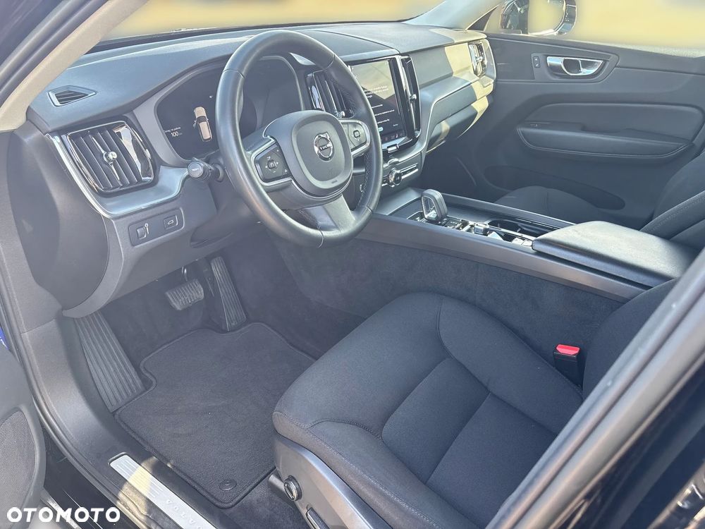 Volvo XC 60 B4 D AWD Momentum Pro - 9