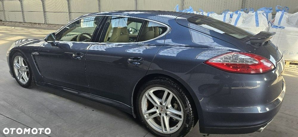 Porsche Panamera - 5