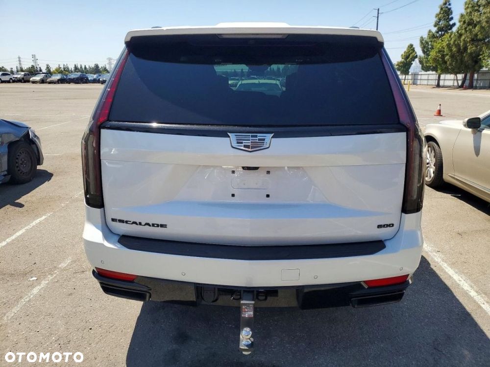Cadillac Escalade - 5