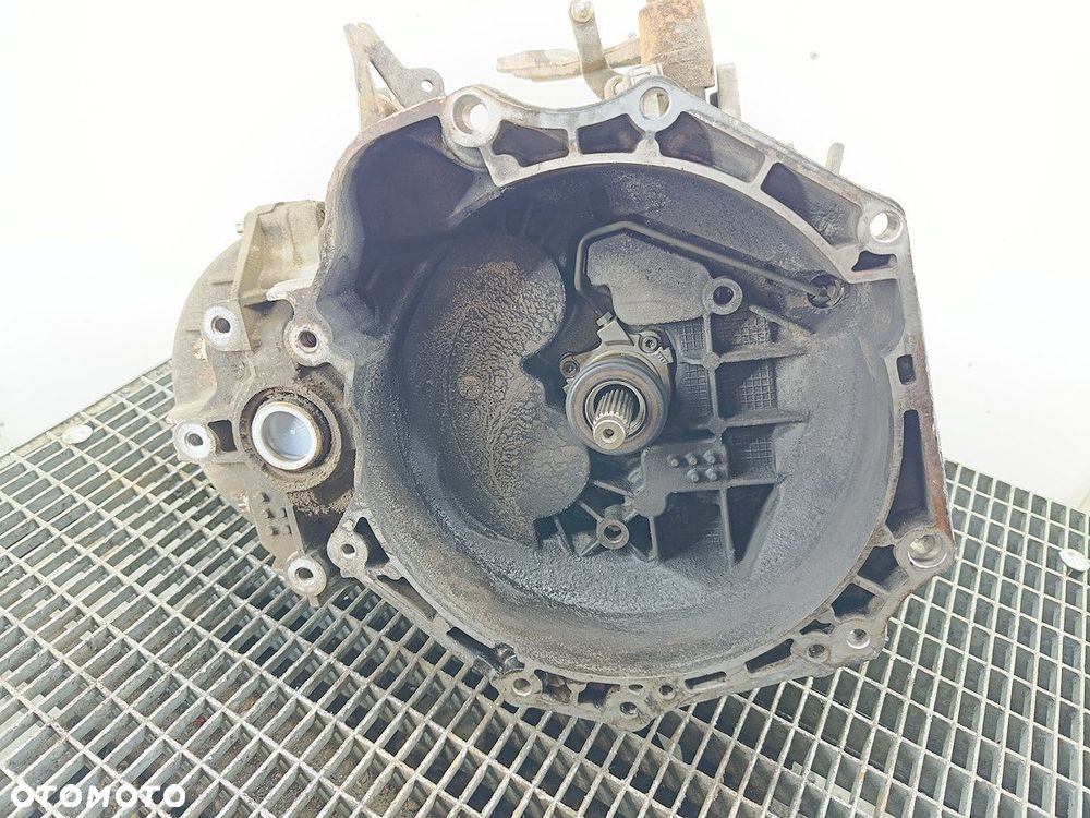 SKRZYNIA BIEGÓW MANUALNA 6 OPEL ZAFIRA B M32 1.7 CDTI - 1