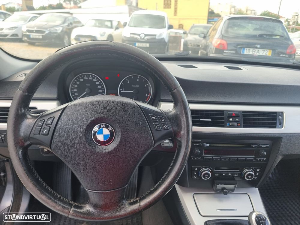 BMW 320 d Touring - 13