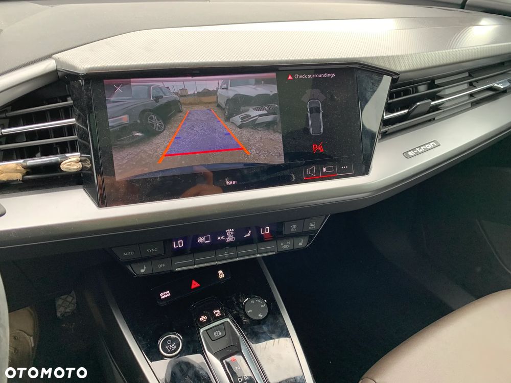 Audi Q4 e-tron 45 quattro - 12