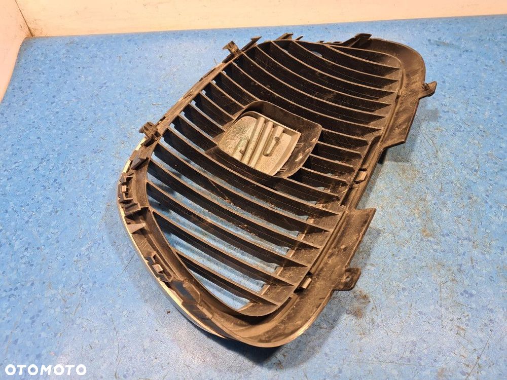 SEAT ALTEA  I ATRAPA / GRILL - 9