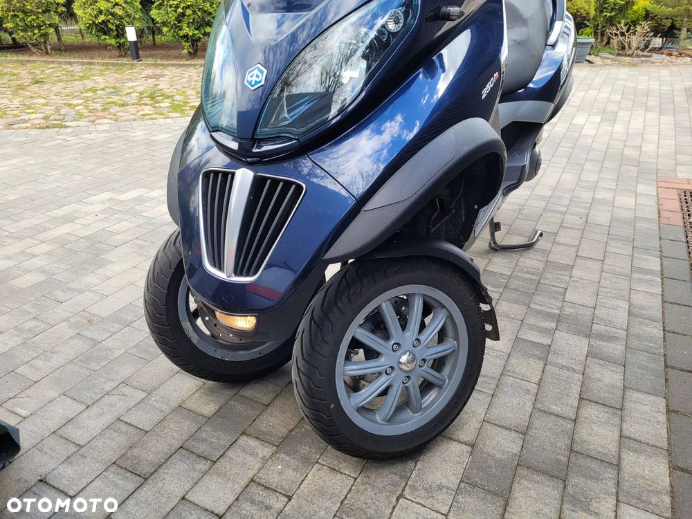 Piaggio MP-3 - 14