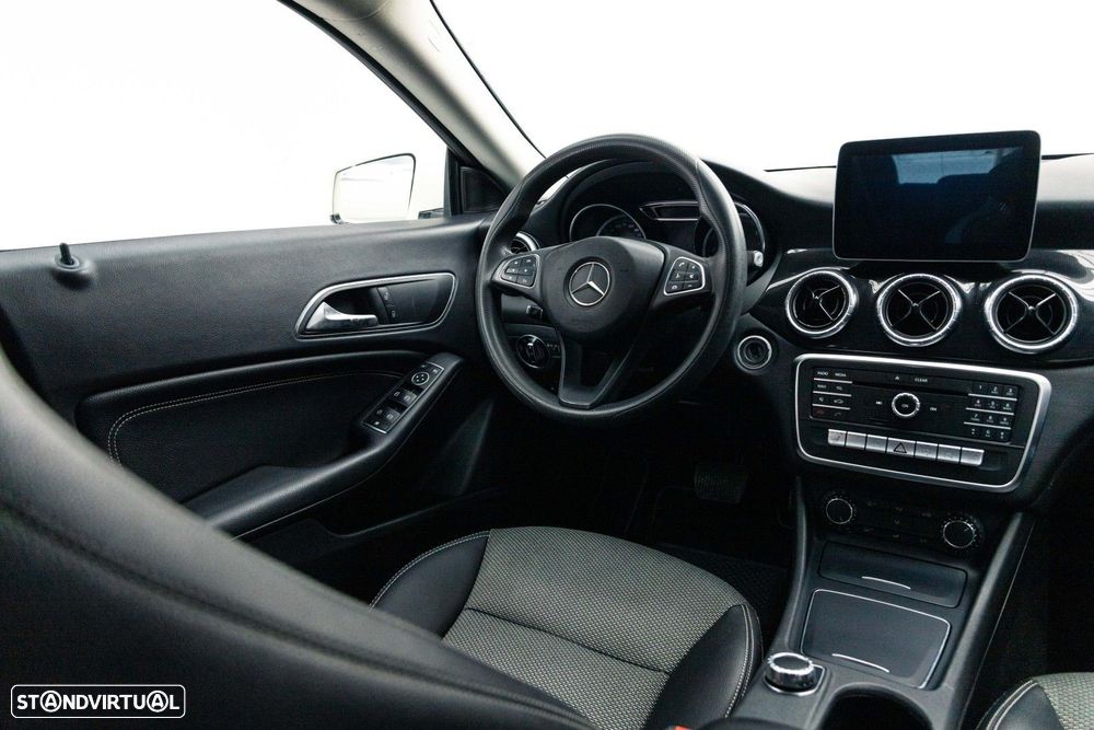 Mercedes-Benz CLA 200 d Shooting Brake Urban Aut. - 15