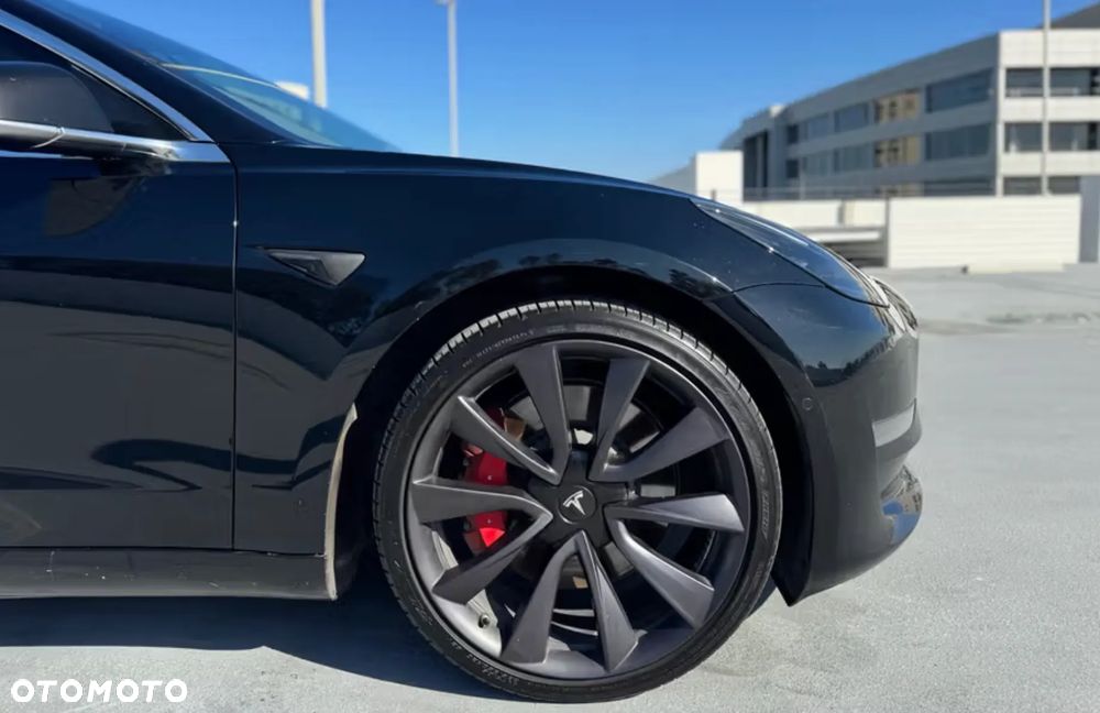 Tesla Model 3 Langstreckenbatterie Allradantrieb Dual Motor Performance - 23