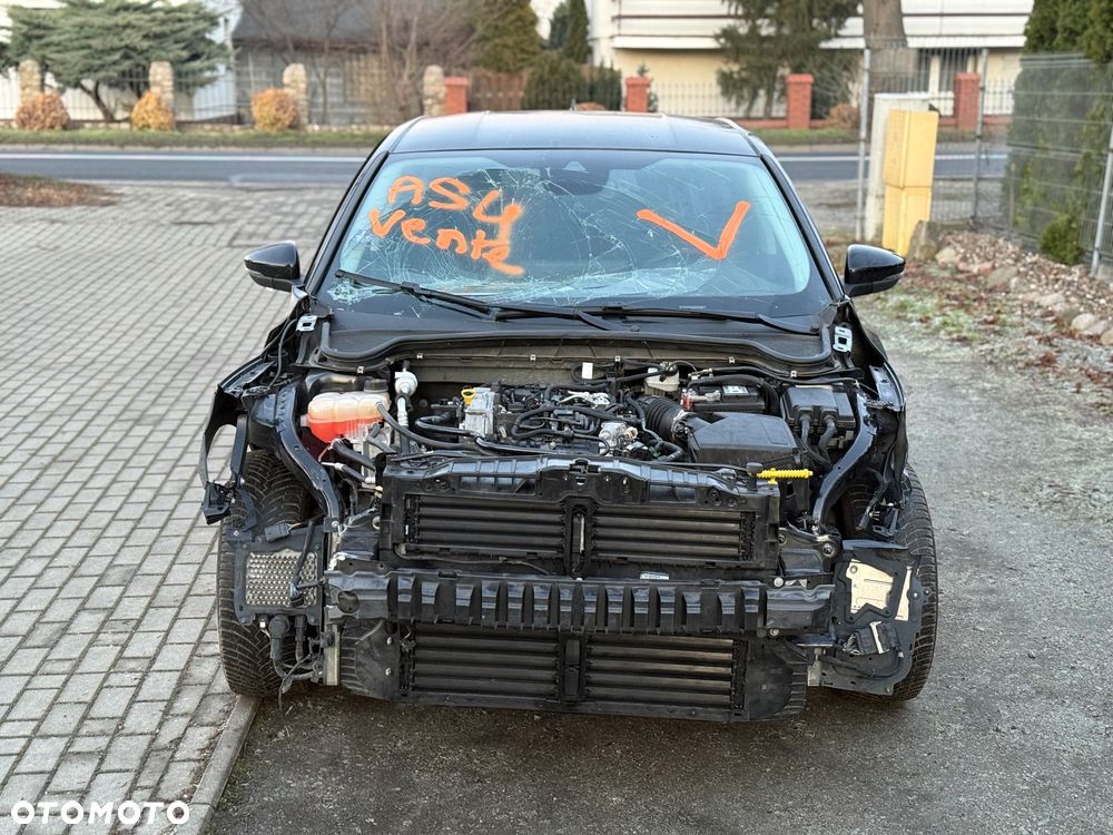 Ford Focus 1.0 EcoBoost Hybrid ACTIVE X - 2