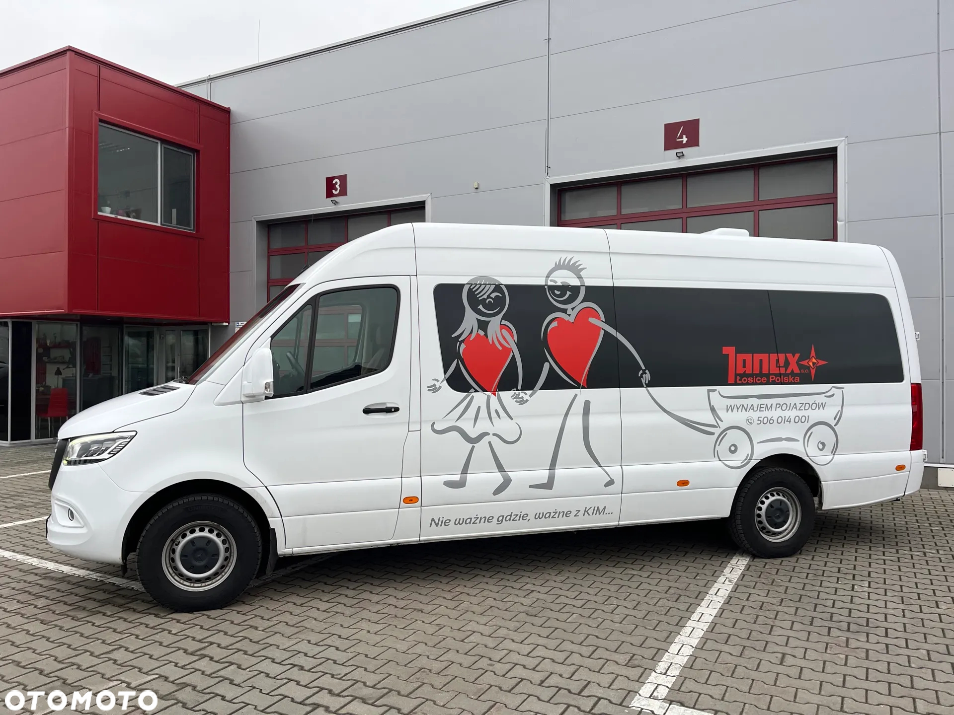 Mercedes-Benz Sprinter - 2