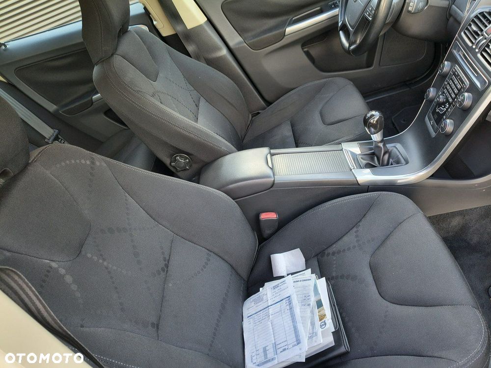 Volvo XC 60 D4 Kinetic - 17
