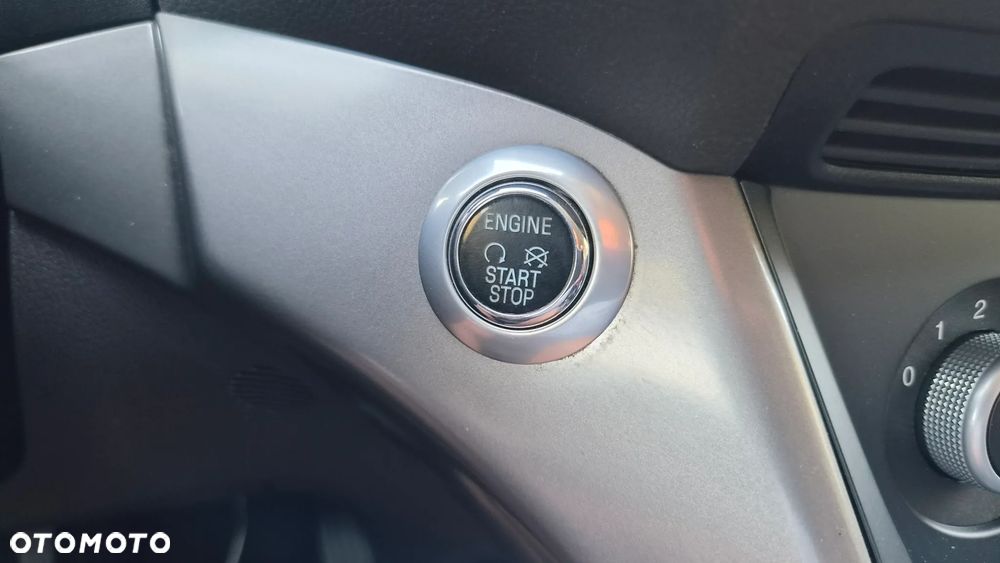 Ford Kuga 1.6 EcoBoost 2x4 Titanium - 20