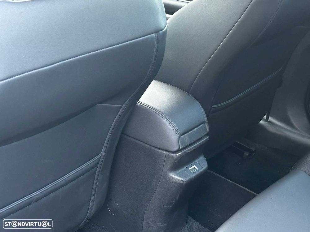 Jeep Avenger 1.2 GSE T3 Summit - 17