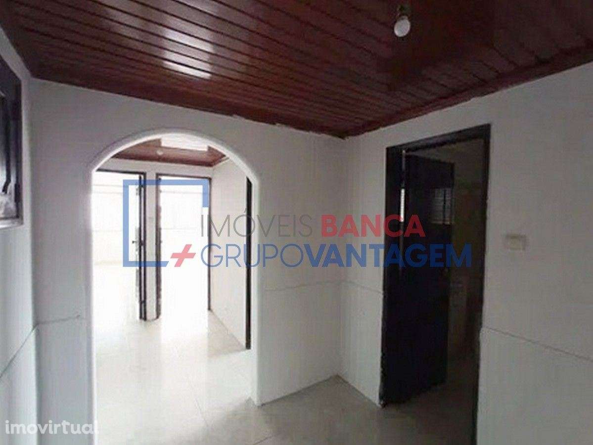 APARTAMENTO T1+1 COM ARRECADAÇÃO - Grande imagem: 3/24