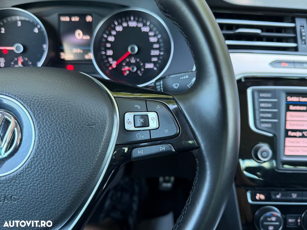 Volkswagen Passat 2.0 TDI DSG Highline - 27