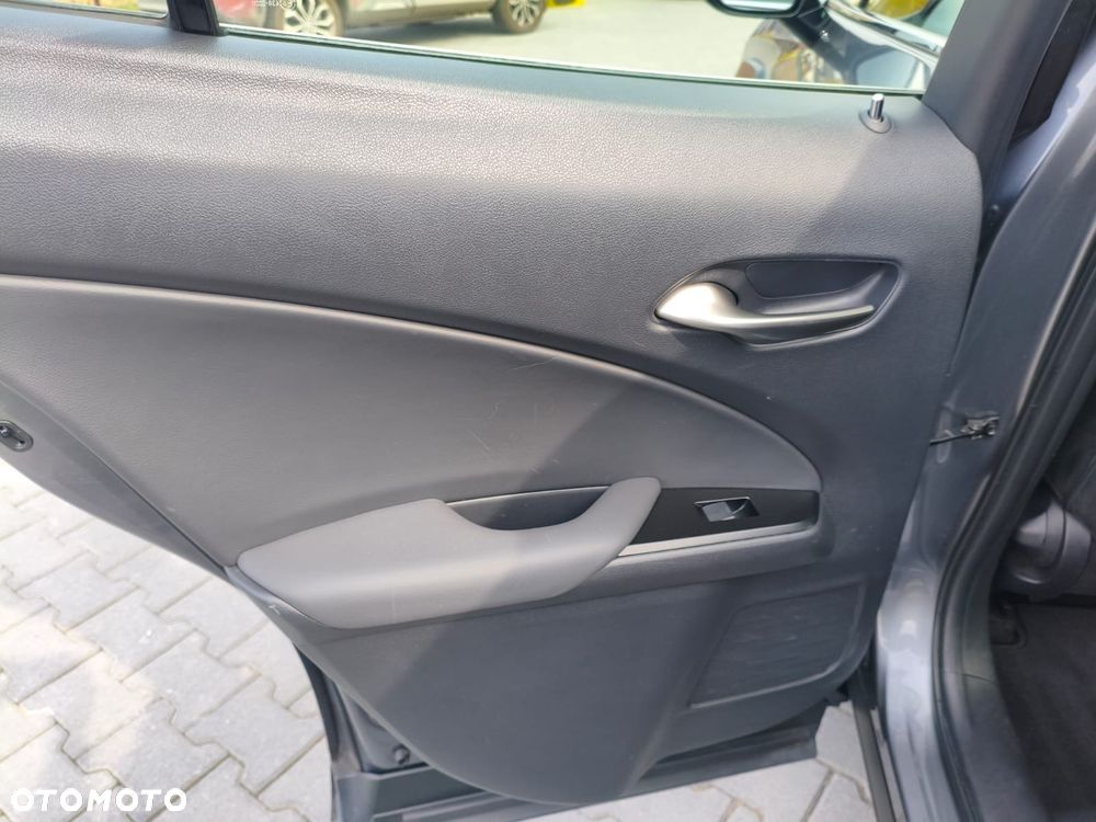 Lexus UX 250h GPF Business AWD - 17