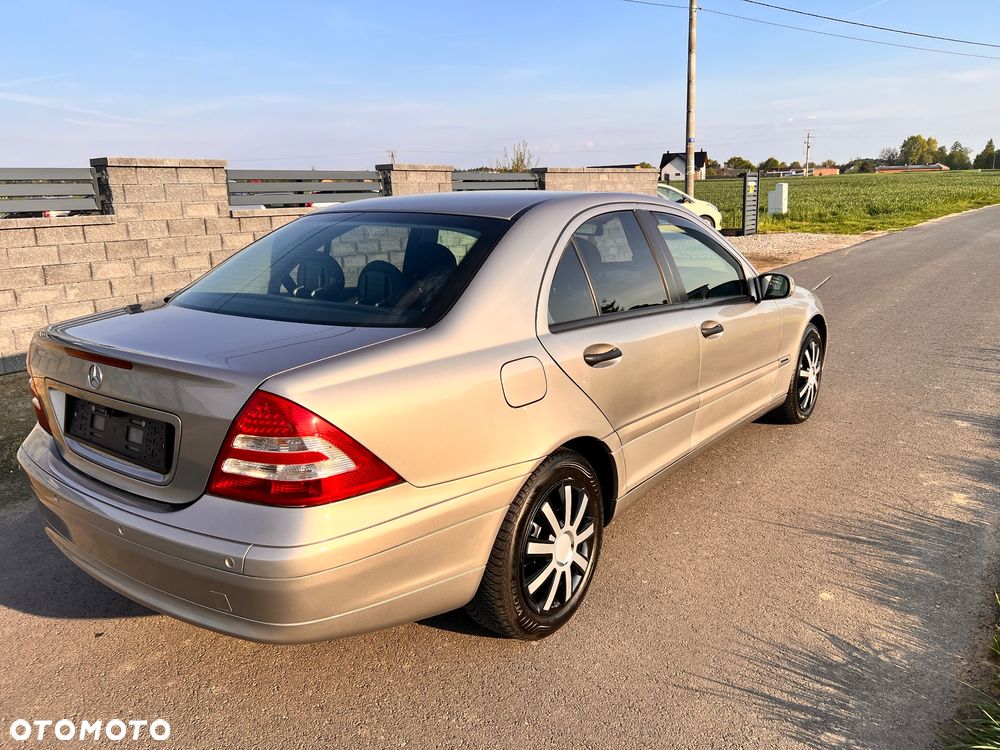 Mercedes-Benz Klasa C 240 4Matic Elegance - 4