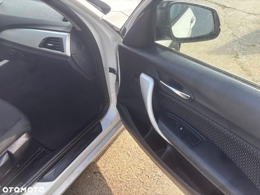 BMW Seria 1 116i - 30