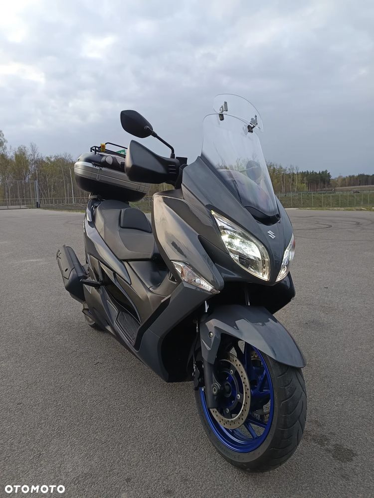 Suzuki Burgman - 11