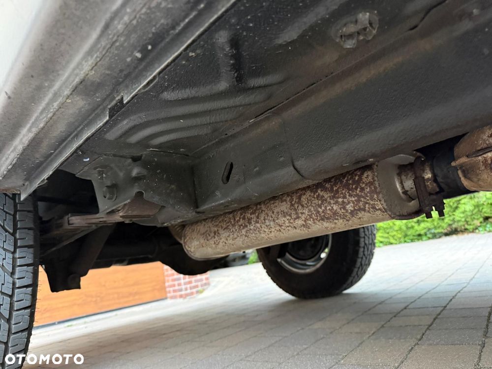 Jeep Cherokee - 26
