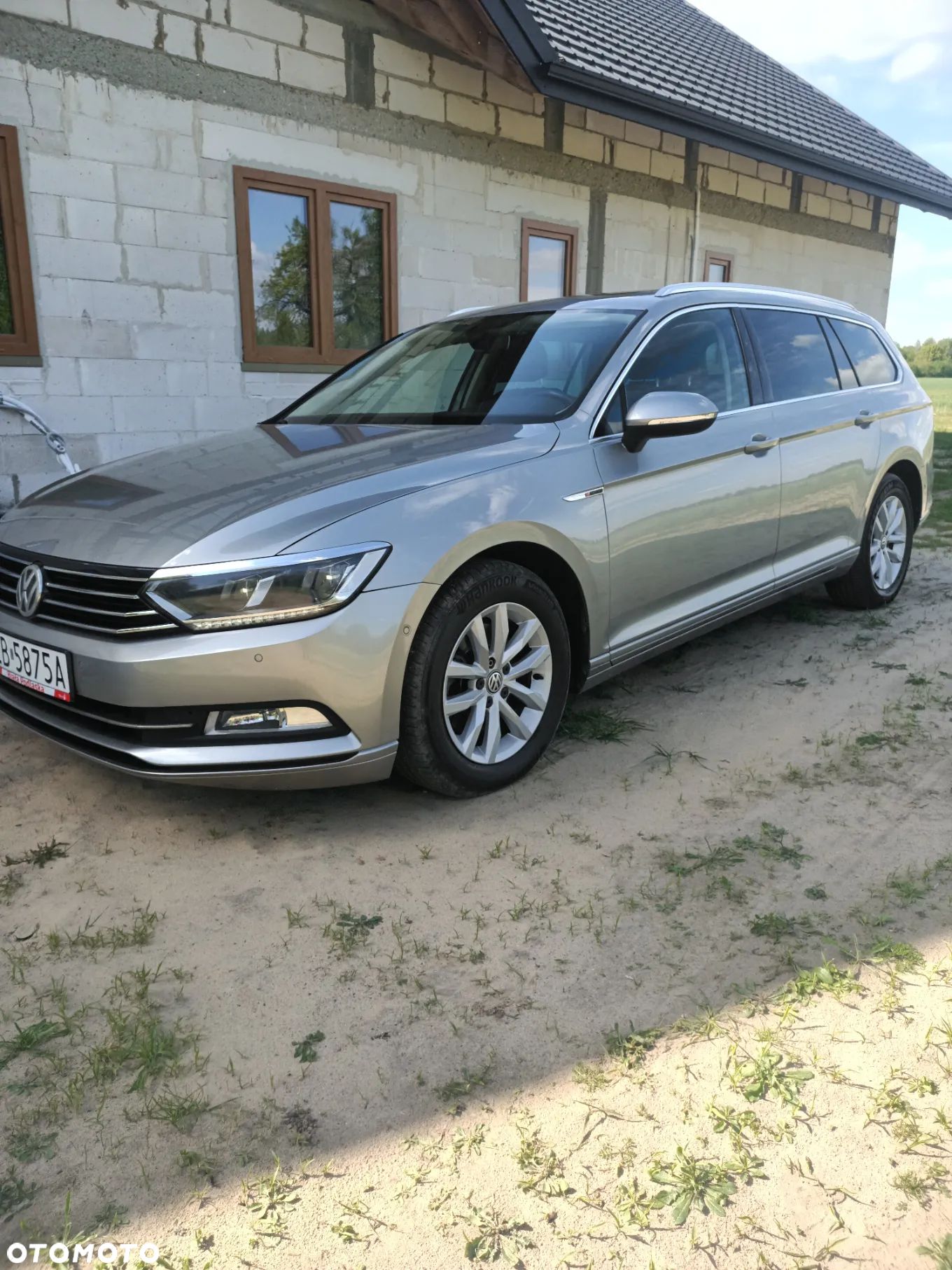 Volkswagen Passat - 1