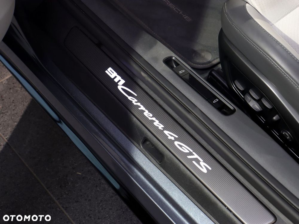 Porsche 911 Carrera T-Hybrid 4 GTS - 28
