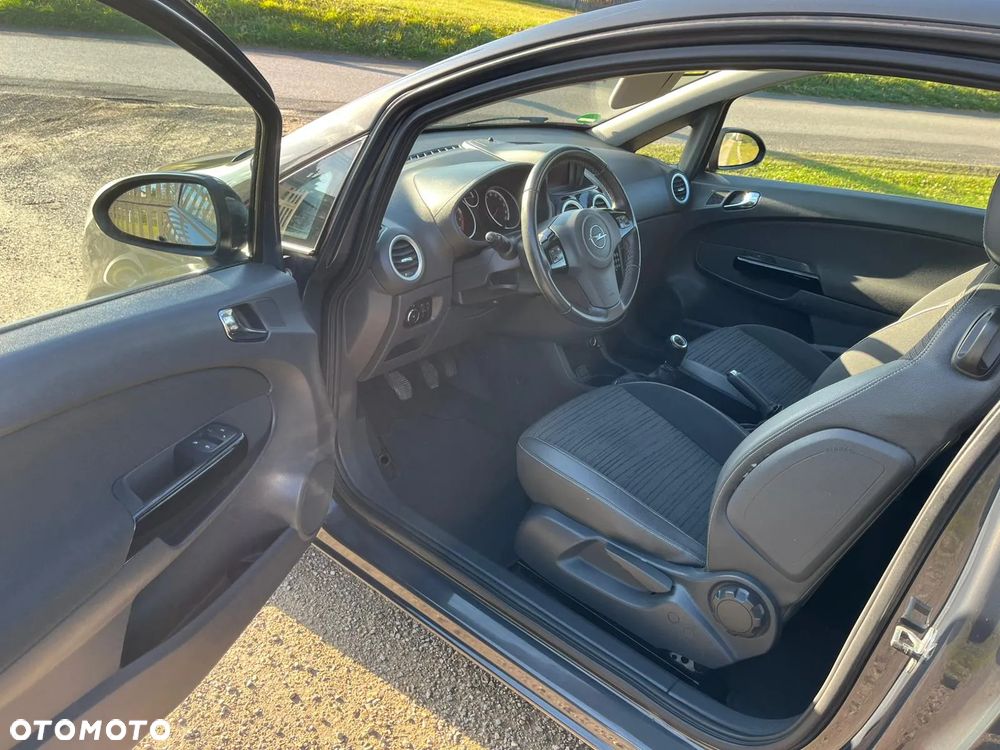 Opel Corsa 1.4 16V Innovation - 24