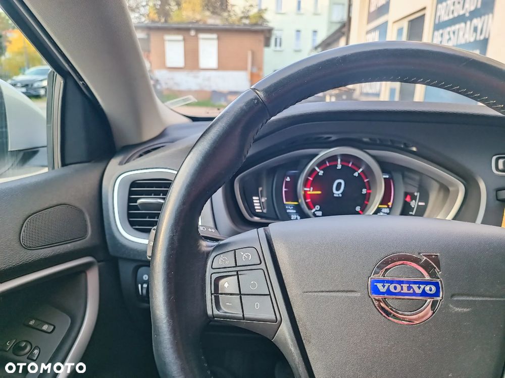 Volvo V40 D2 - 16
