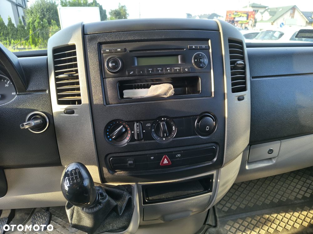 Mercedes-Benz Sprinter - 12
