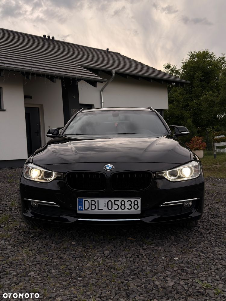 BMW Seria 3 330d xDrive Sport Line EU6 - 2