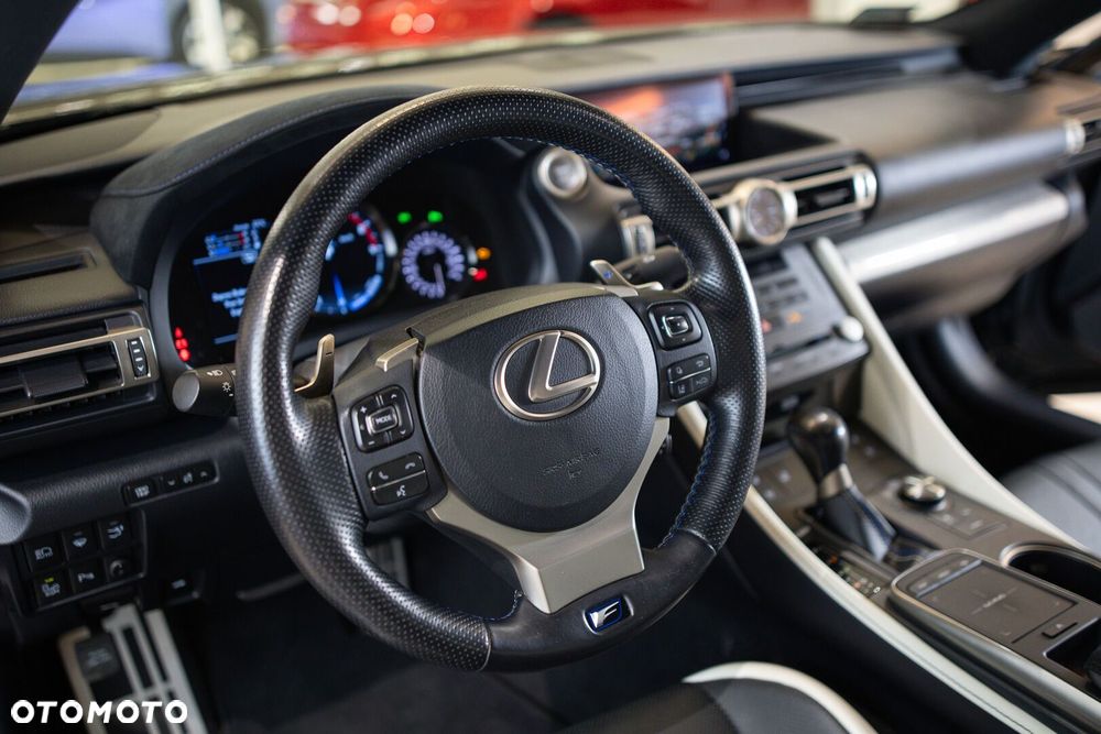 Lexus RC F Carbon - 22
