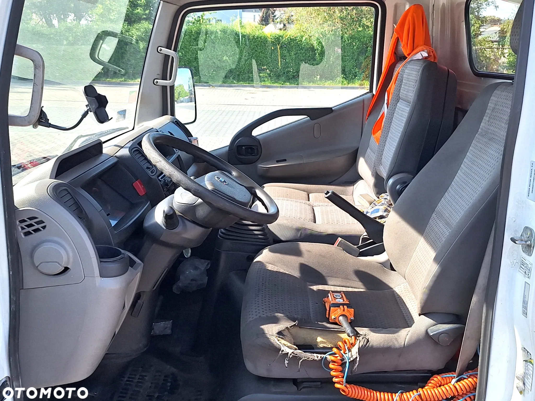 Nissan CABSTAR - 12
