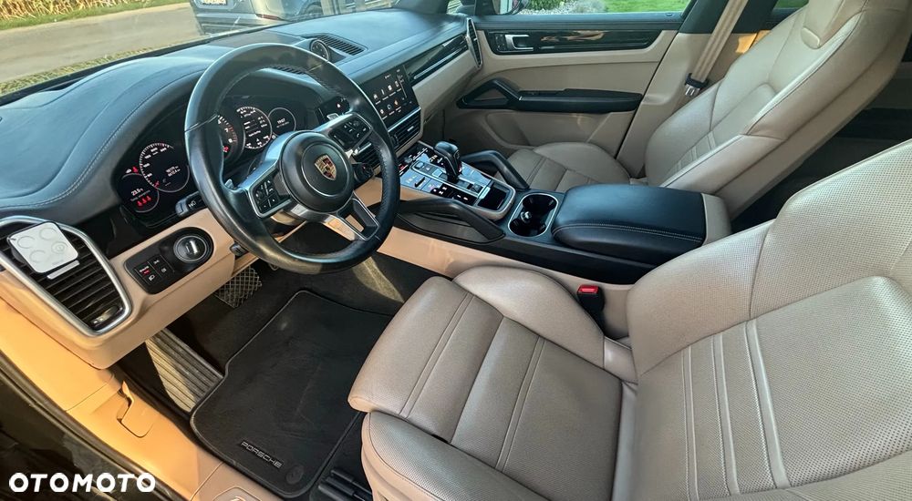 Porsche Cayenne Platinum Edition - 10