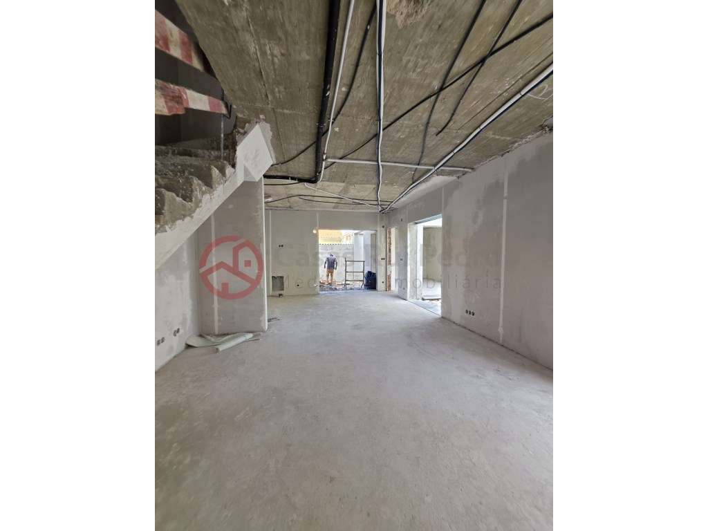 Moradia T3 com garagem em Fernão Ferro - Grande imagem: 2/14