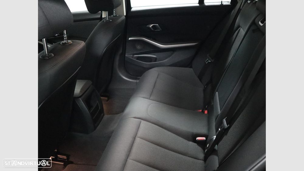 BMW 318 d Touring Advantage - 7