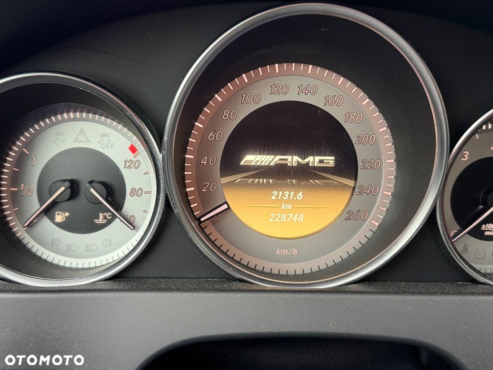 Mercedes-Benz Klasa C 180 BlueEFFICIENCY 7G-TRONIC - 8