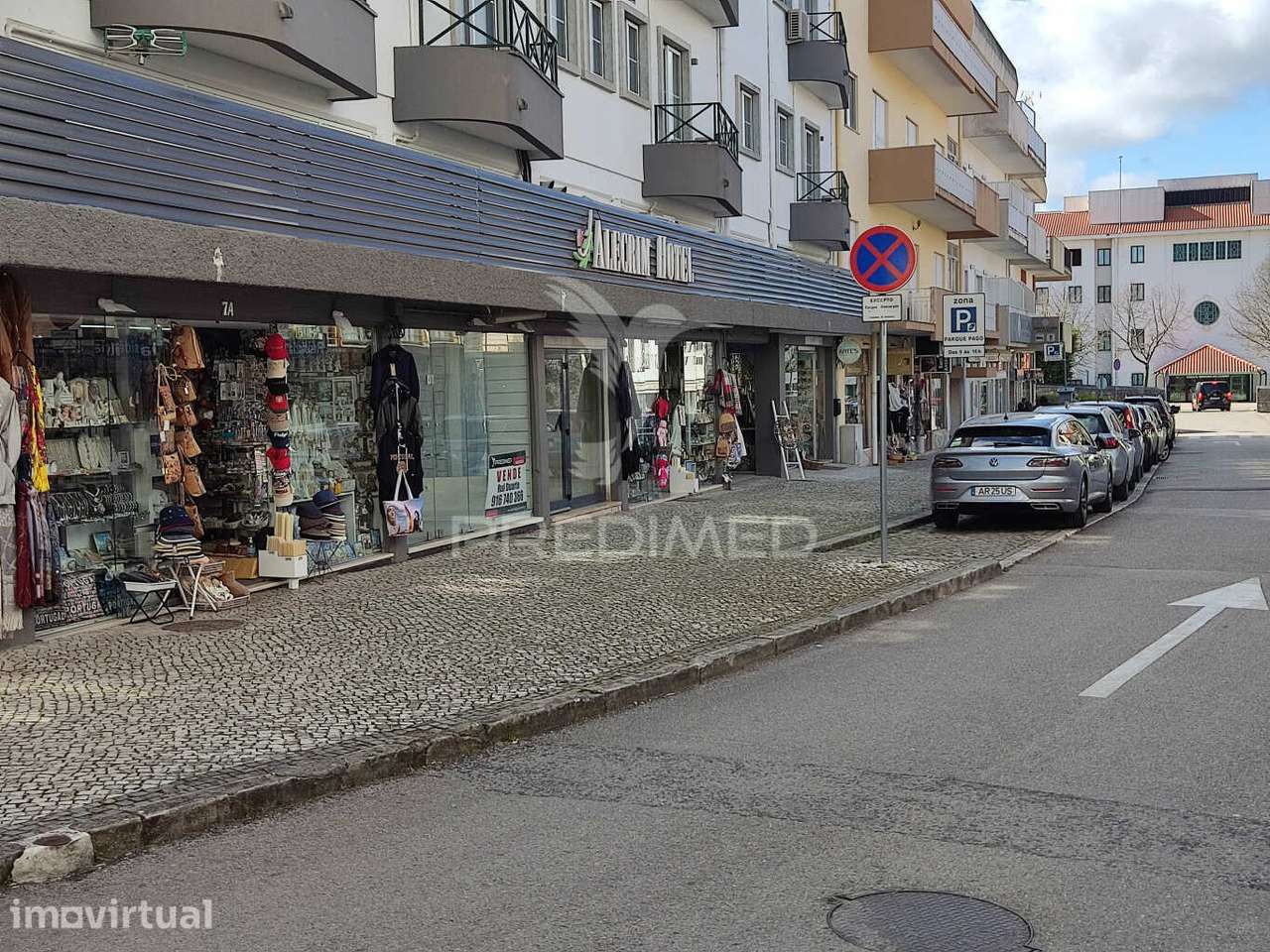 Loja situada na rua da Rainha Santa Isabel, Fátima - Grande imagem: 4/6
