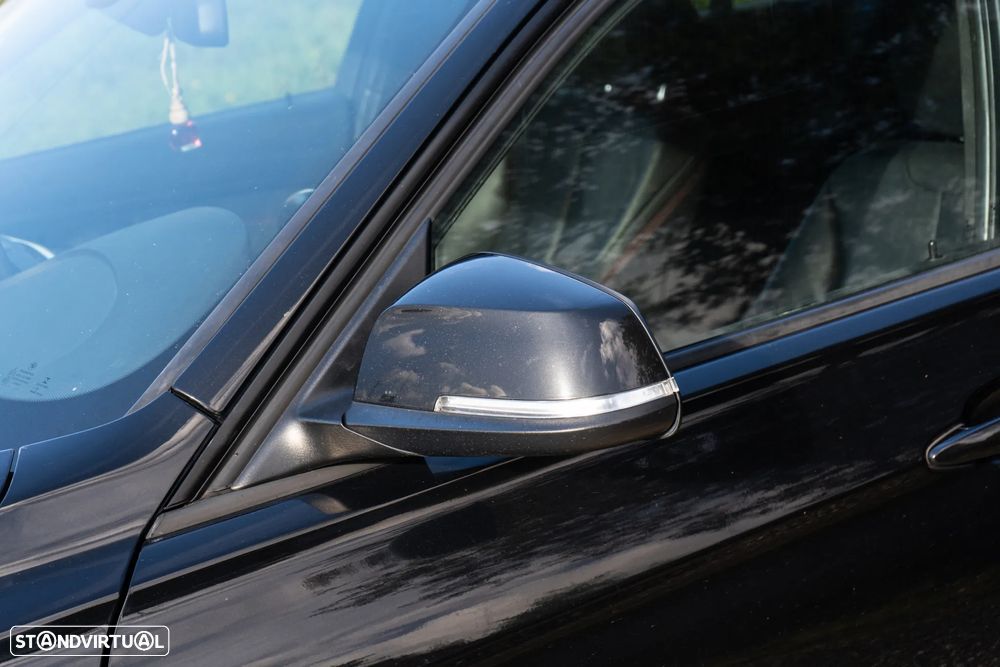 BMW 320 d Sport Line - 12